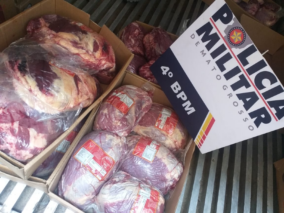 PM apreende 15 toneladas de carne roubadas em galpo de Vrzea Grande