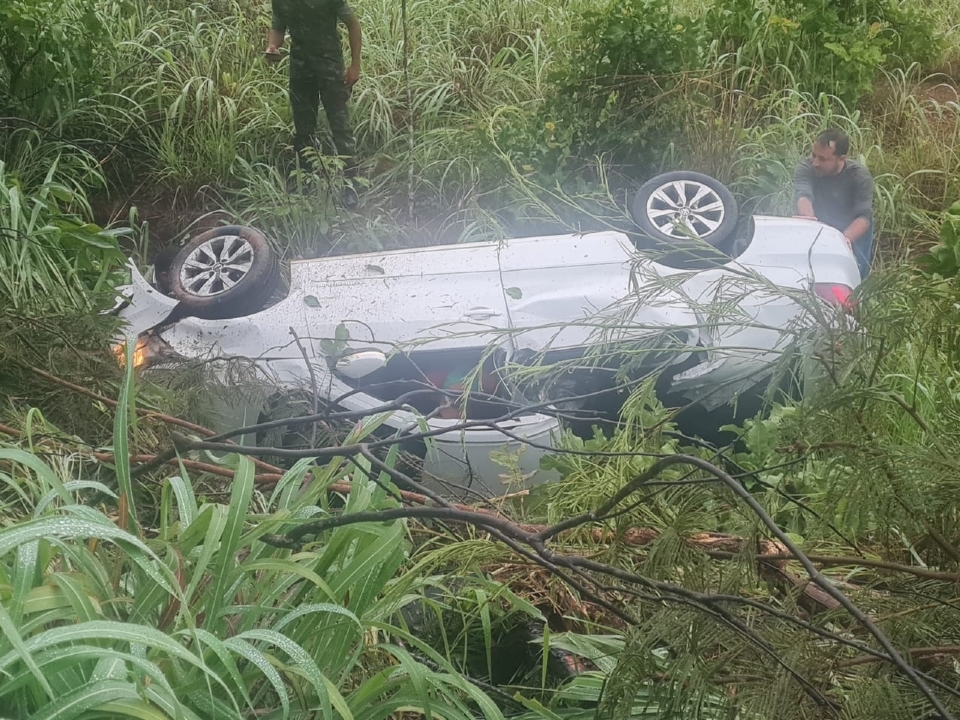 Identificados dois homens mortos em acidente com Voyage que capotou em rodovia que liga Cuiab a Pocon
