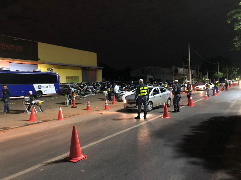 Lei Seca prende 10 motoristas por embriaguez ao volante na avenida Beira Rio