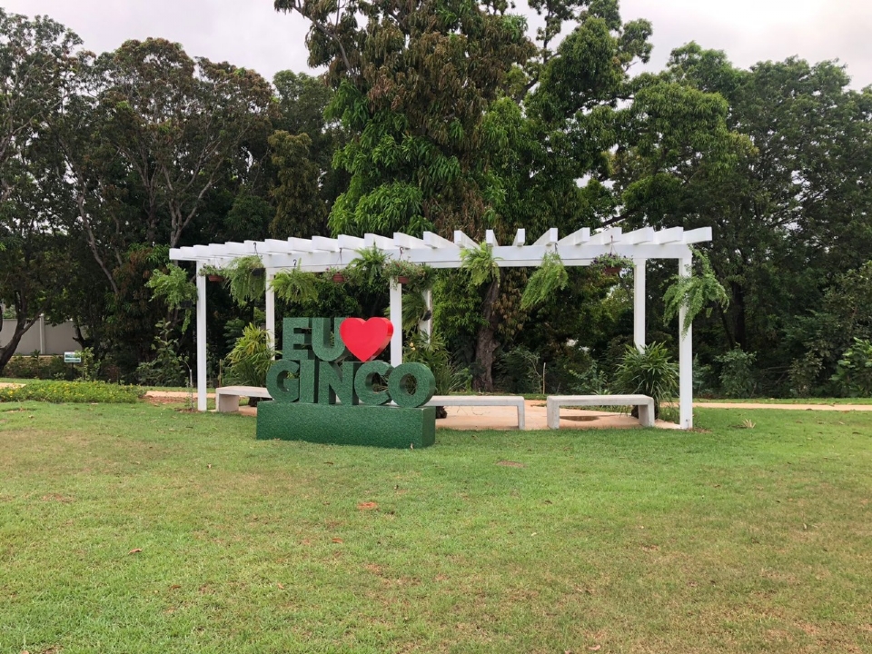 Ginco entrega Florais do Parque no Jardim Itlia e promove visita guiada a moradores