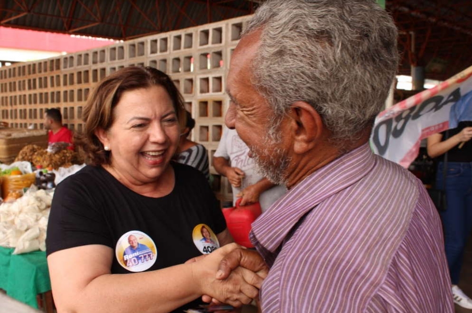 Dona Neuma visita municpios da regio Sul e tenta angariar votos de indecisos