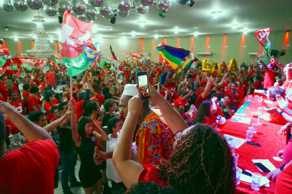 Aps ameaas e mudana de local, aniversrio de Lula  realizado em centro de eventos em Rondonpolis