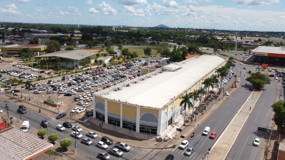 Shopping Popular refora segurana aps atirador invadir estabelecimento e matar dois comerciantes