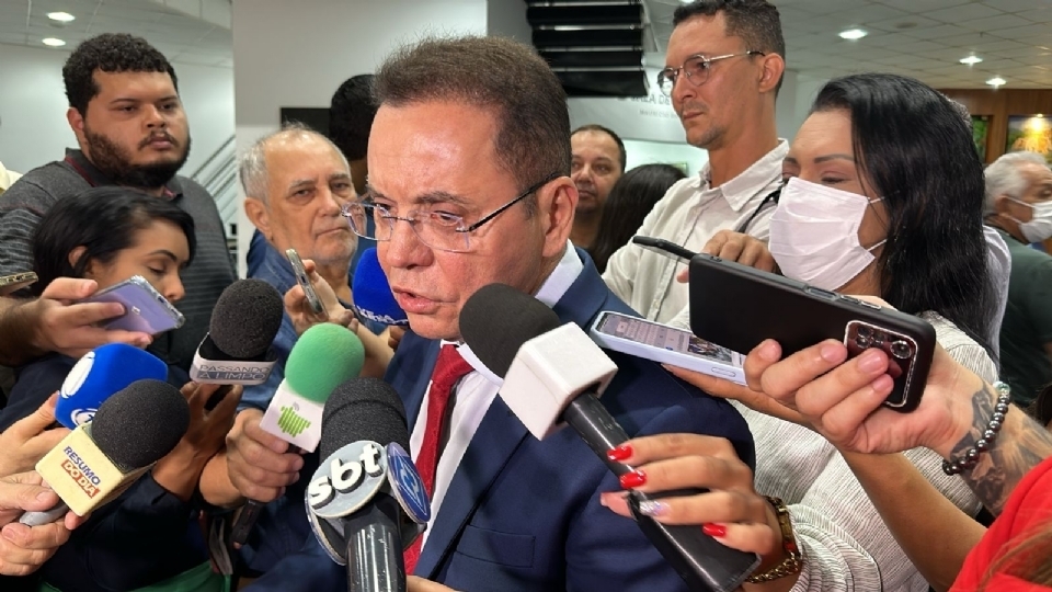 Pr-candidato a prefeito, Botelho promete romper contratos de empresas de sua famlia com a prefeitura
