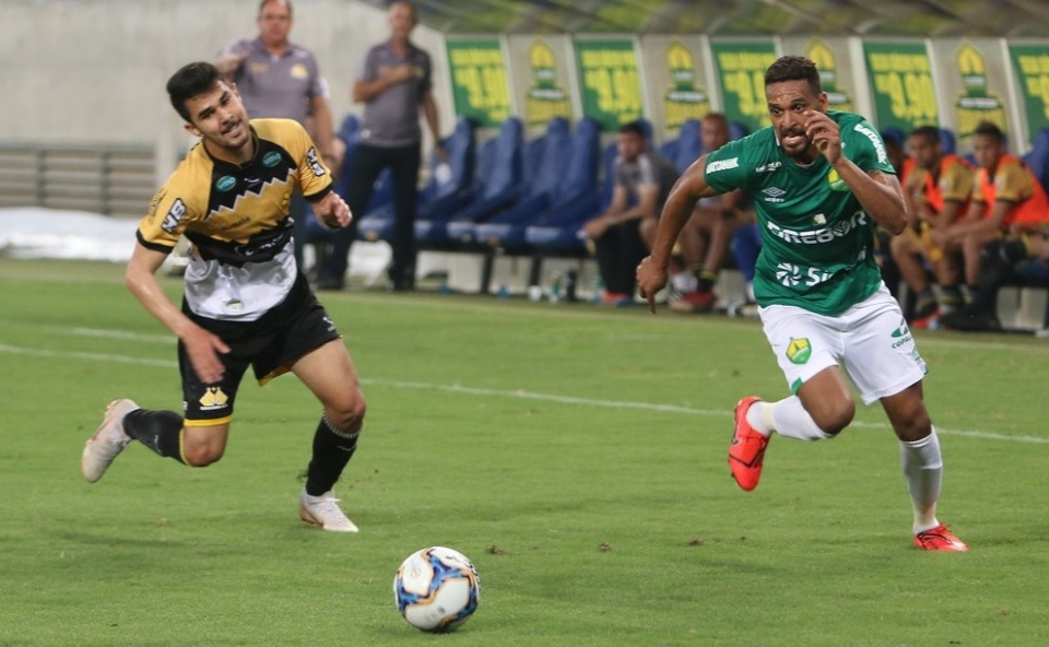 Partidas adiadas do Cuiab devido a semifinal da Copa Verde marcariam feitos histricos no Brasileiro
