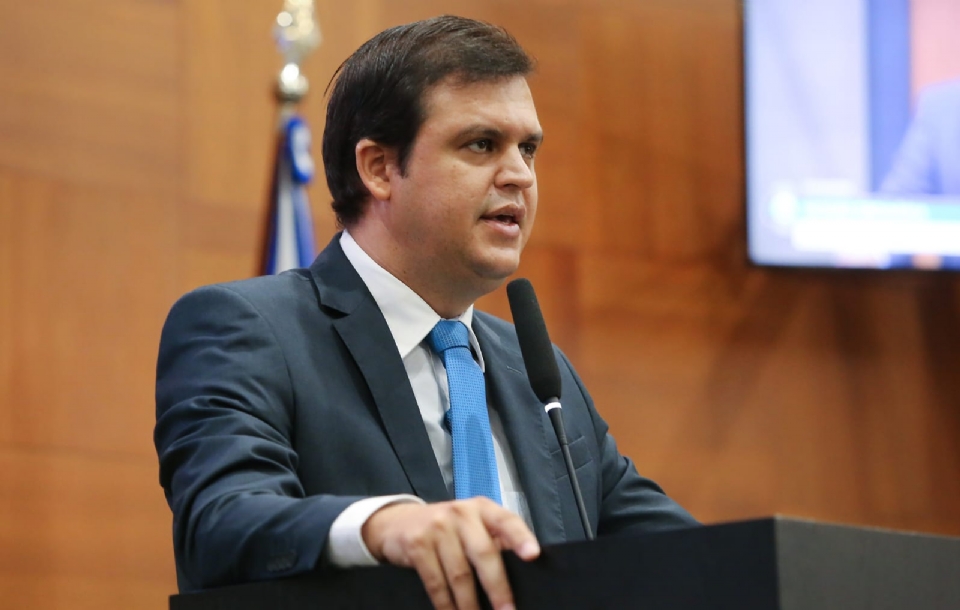 Thiago Silva viabiliza R$ 1 milho para reforma e ampliao do banco de leite da Santa Casa