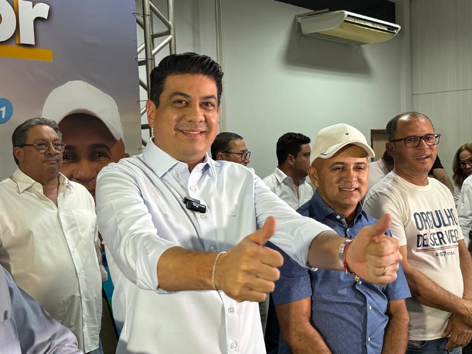 Pr-candidato  reeleio