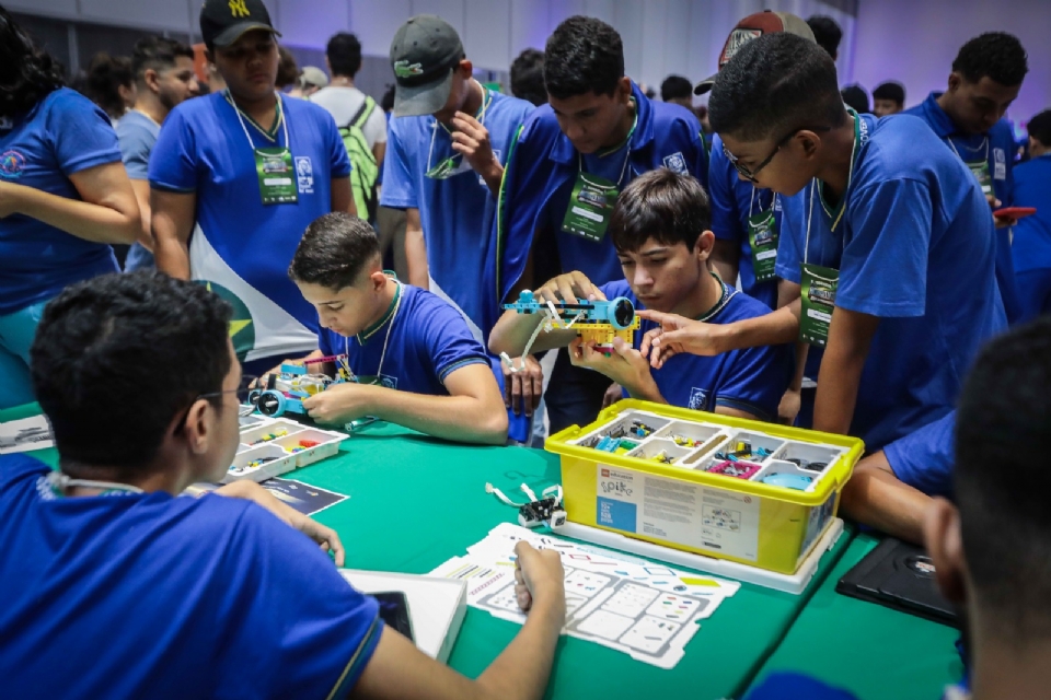 Educao e tecnologia se encontram no 1 festival de Robtica Educacional de Mato Grosso