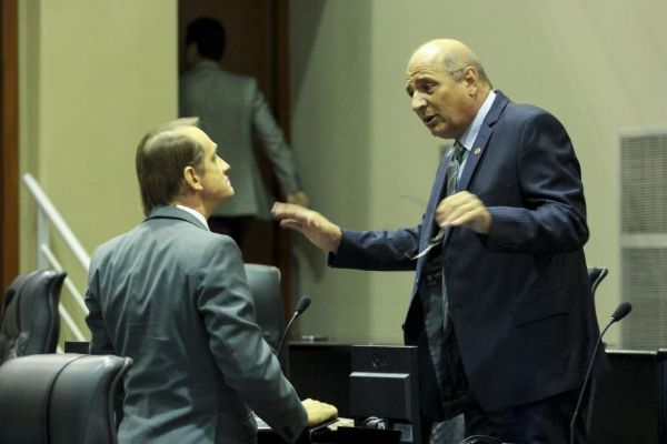 Discusso entre Wilson Santos (PSDB) e Zeca Viana (PDT), no plenrio da Assembleia, gerou momentos hilrios