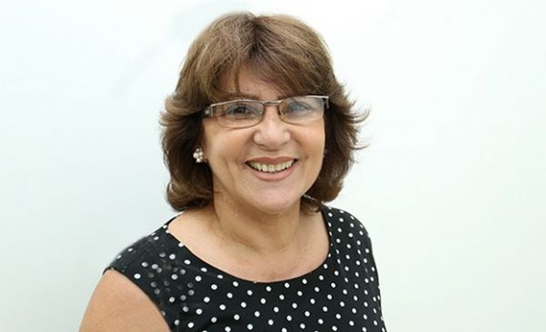 Zilda Leite de Campos, secretria de Educao de Vrzea Grande, cr em acordo e fim da greve