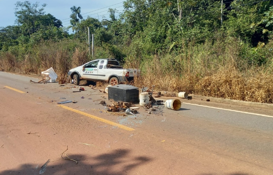 Homem morre aps ser arremessado para fora de veculo em capotamento em rodovia