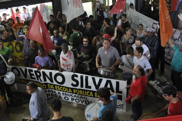 Impasse entre educadores e governo do Estado 'apaga' dia dos professores do calendrio mato-grossense