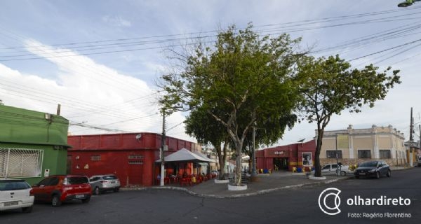 Homem  preso aps jogar cerveja e agredir mulheres na Praa da Mandioca