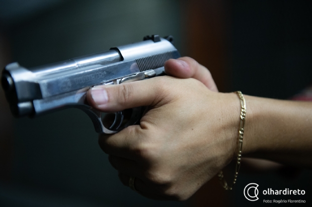 Aumenta a procura de mulheres por aulas de tiro em Cuiab