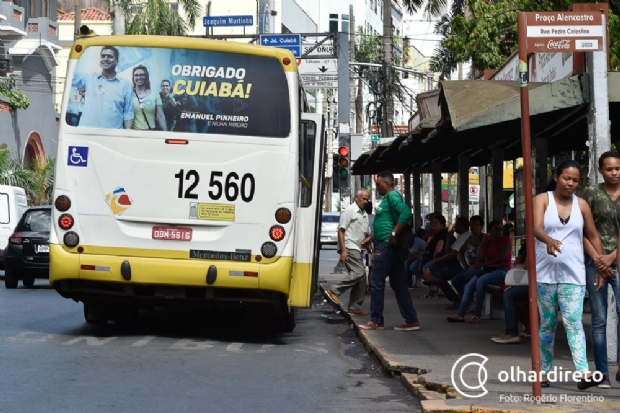 Idosos com menos de 65 anos perdem direito a passe livre e Prefeitura precisa refazer lei para garantir benefcio