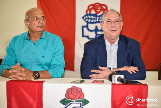 Presidencivel Ciro Gomes ao lado de Zeca Viana