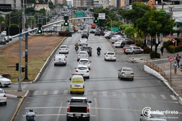 Avenida do CPA tem retorno interditado para instalao de semforos; veja onde 