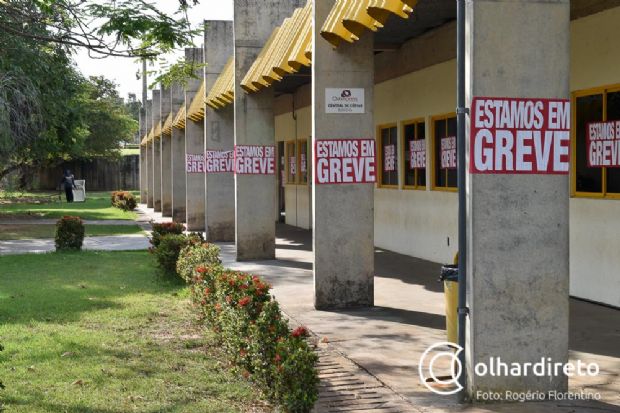 Em greve, servidores do Detran debatem com Governo aumento na tabela salarial