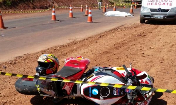 Acidente envolvendo Hilux na rodovia MT-130 sentido Poxoru mata motociclista