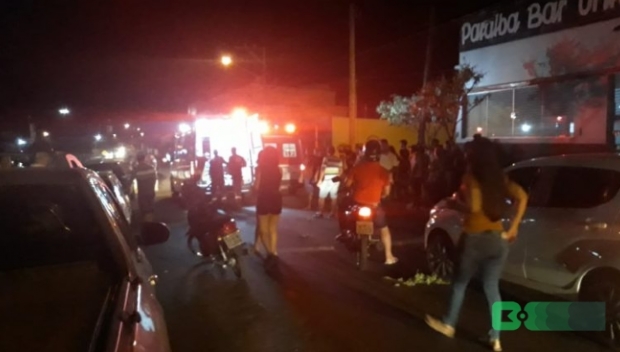 Universitrio morre ao colidir motocicleta em dois carros parados