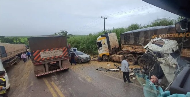 Motorista de Mato Grosso morre em acidente entre duas carretas no Par