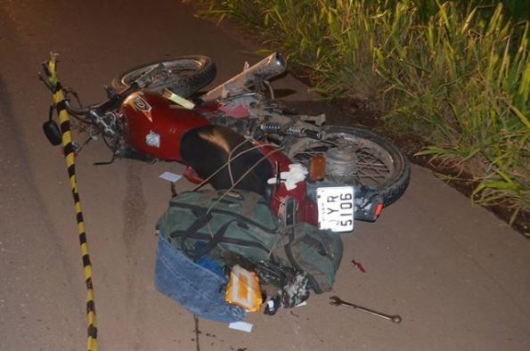 Motocicleta em que homem viajava na BR-163, entre Lucas do Rio Verde e Sorriso