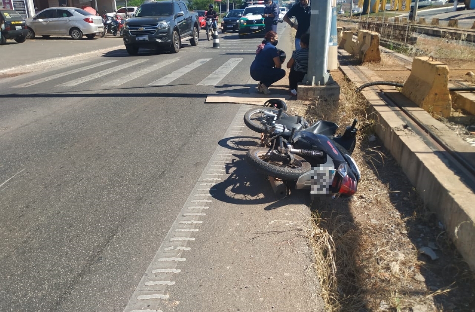 Idosa  atropelada por motociclista na faixa de pedestres da Avenida da FEB