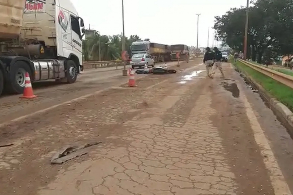 Motociclista perde controle da direo e morre atropelado em rodovia de MT