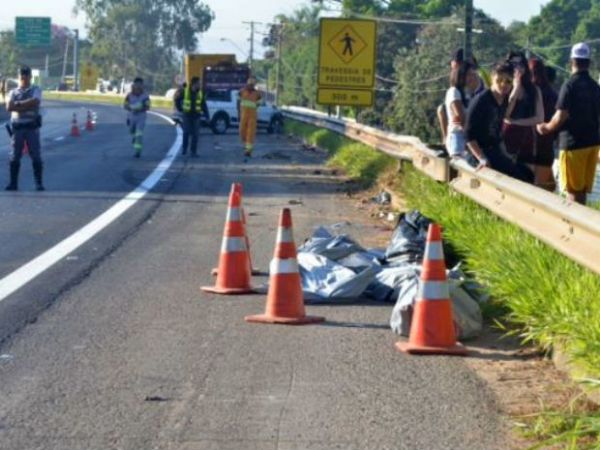 Motorista embriagado atropela e mata cinco jovens; outros sete ficam feridos