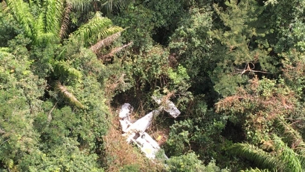 Polcia prende piloto de aeronave furtada que caiu em regio de mata