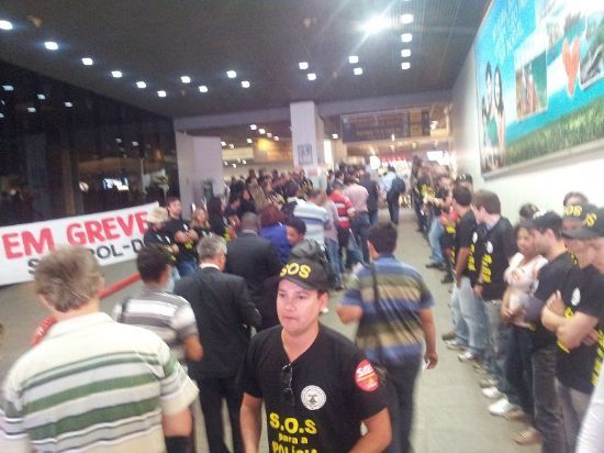 Operao da Polcia Federal tumultua aeroporto e provoca atrasos e filas