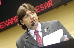 Alexandre Csar defende projeto para que procuradores do Estado possam atuar