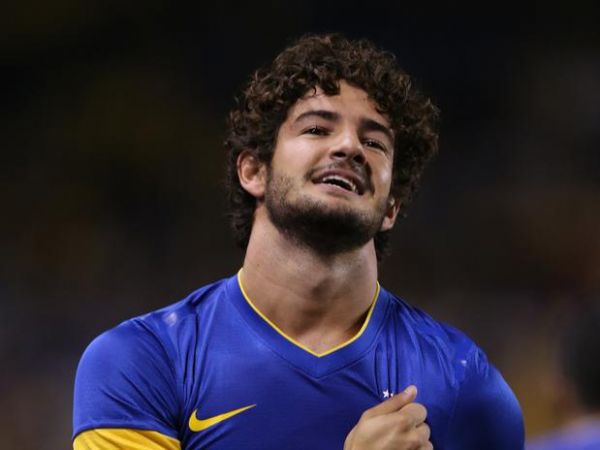 Pato ganhou destaque na imprensa italiana por dois gols contra Sucia