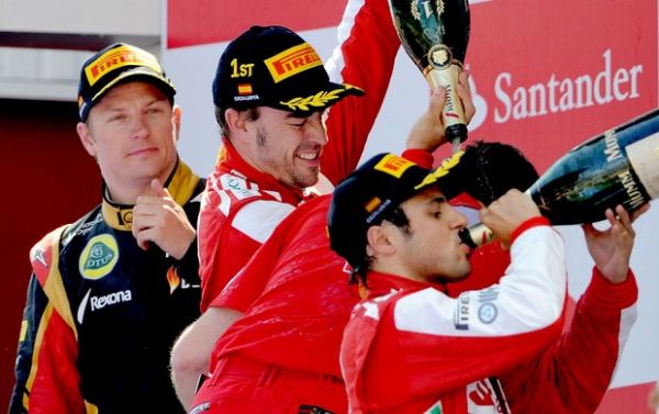 Kimi Raikkonen, Fernando Alonso e Felipe Massa no pdio do GP da Espanha deste ano