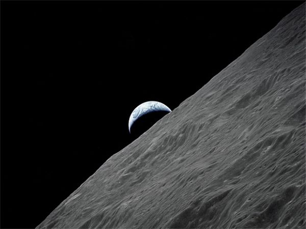Imagem da Lua com a Terra ao fundo marca 40 anos do fim da era Apollo