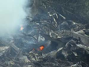 Avio bimotor explode ao tocar o solo 8 morrem; corpos so achados