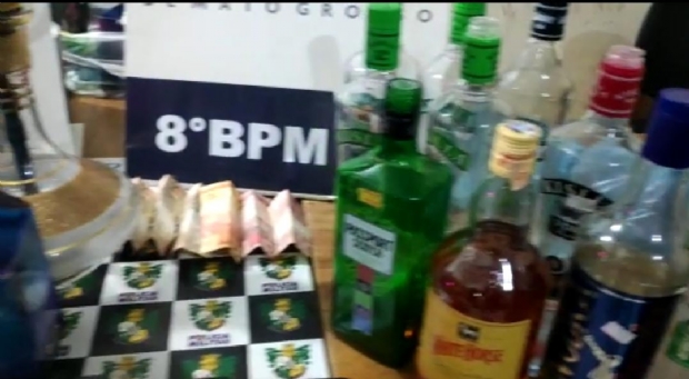 PM fecha festa regada a drogas e lcool, conduz 22 pessoas e adolescente atira em viatura