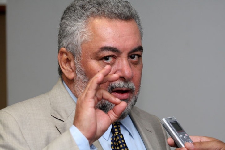 Percival Muniz se filia ao MDB e diz que tem inteno de ajudar Bezerra e palanque de Lula