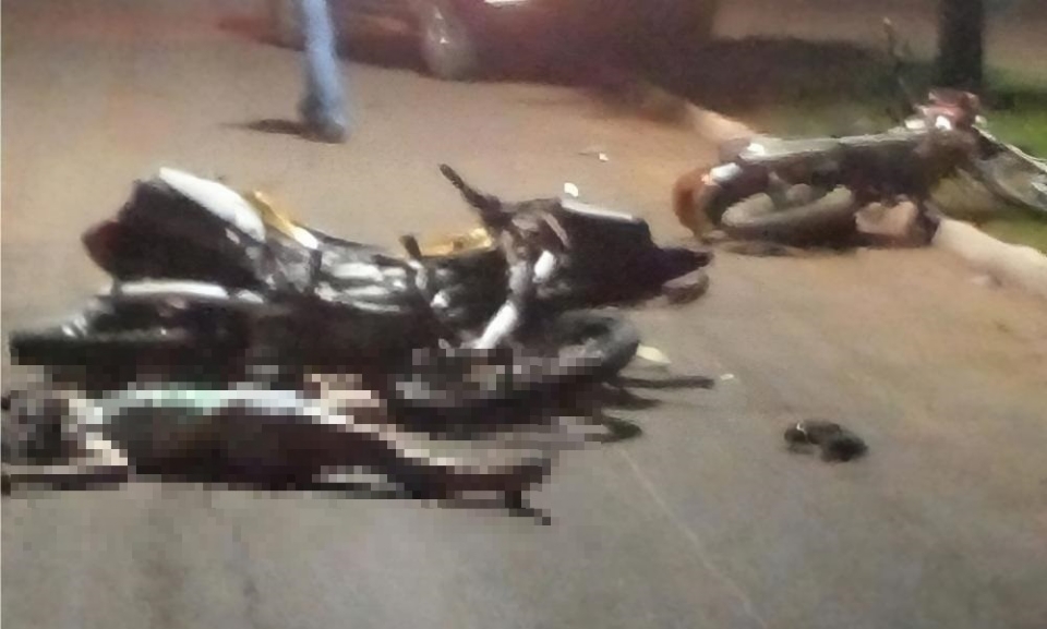 Mulher morre em coliso entre duas motocicletas em avenida