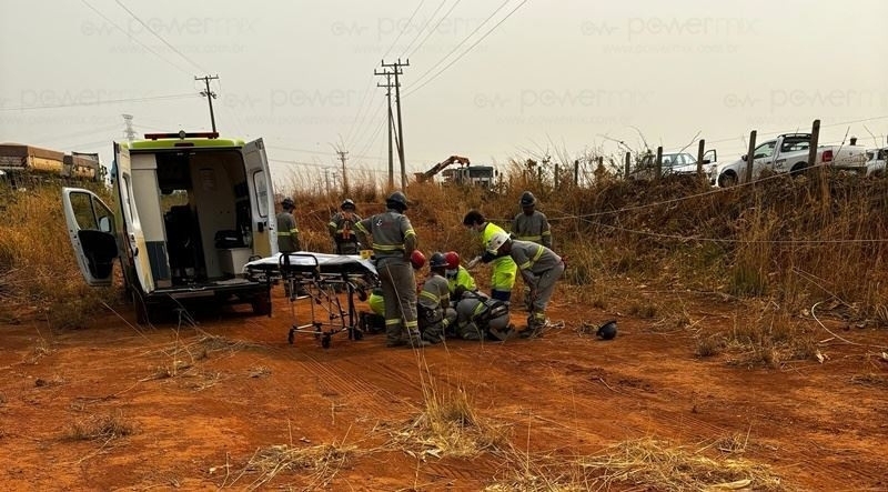 Trabalhador morre e outros dois ficam feridos ao receberem descarga eltrica na BR-163