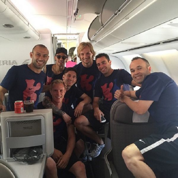 Com Orelhuda na bagagem, Barcelona viaja de volta para a Espanha