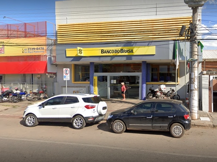 Ladres fazem buraco no teto para tentar roubar Banco do Brasil em Cuiab