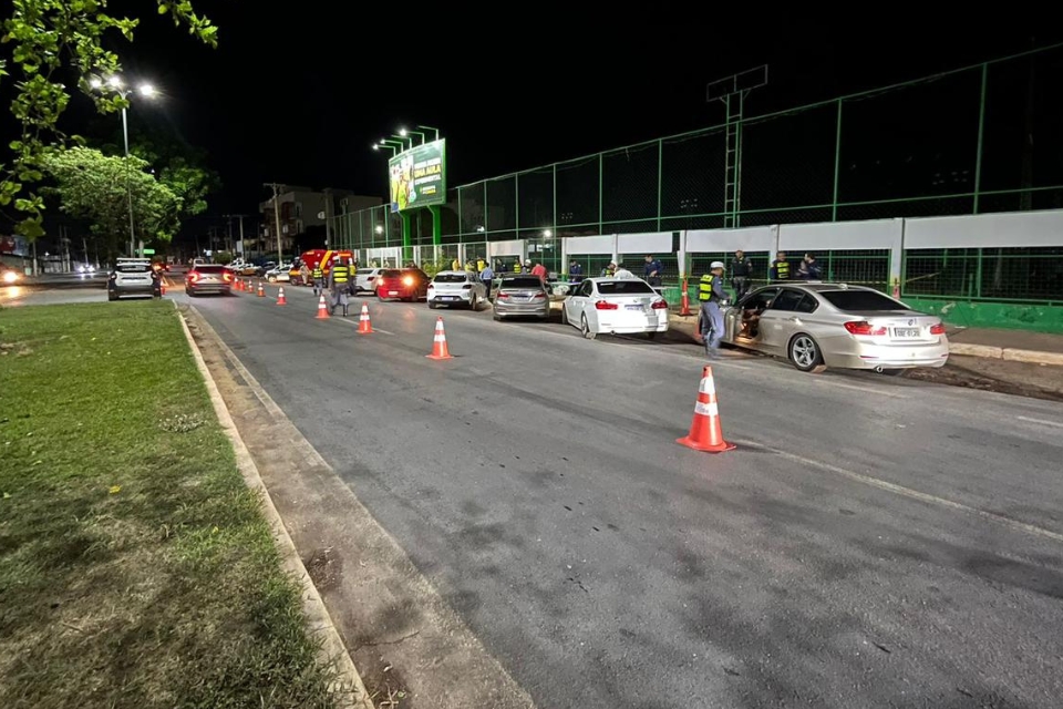 Blitz da Lei Seca: polcia prende 17 motoristas embriagados em Cuiab
