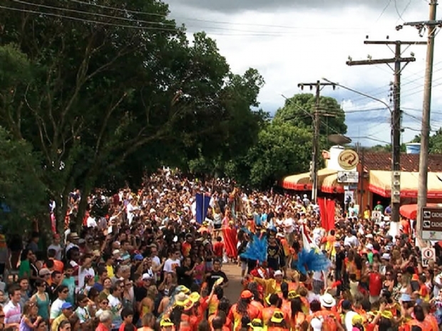 Locais tradicionais de festa, Chapada e gua Boa cancelam Carnaval por causa do coronavrus