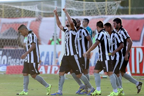 Com 97% de chances de acesso, Botafogo tenta conter a ansiedade