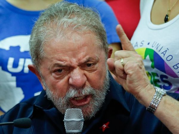 O ex-presidente Luiz Incio Lula da Silva fala durante coletiva de imprensa na sede do Partido dos Trabalhadores (PT) em So Paulo