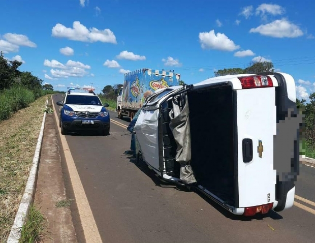 S10 capota em rodovia e dois acabam presos aps polcia descobrir esquema de clonagem