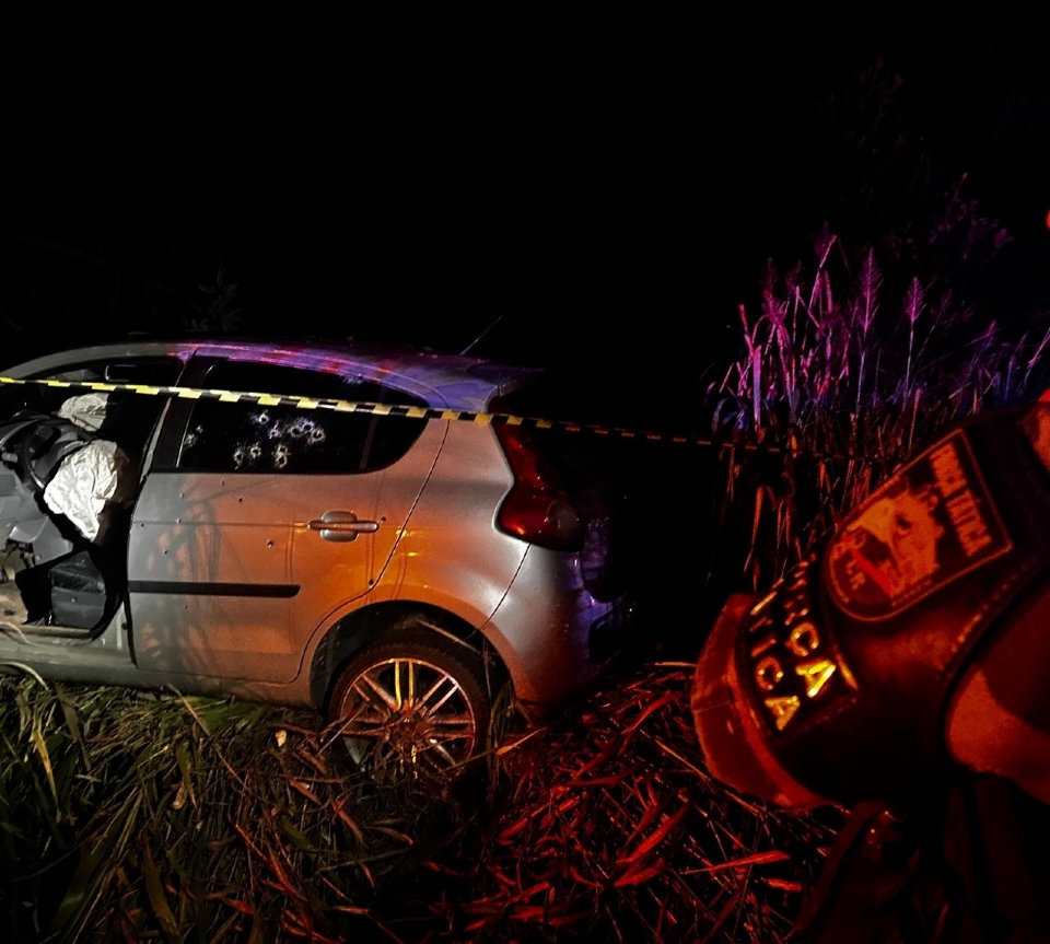 Dupla envolvida em roubo de carretas morre em confronto com agentes da Fora Ttica