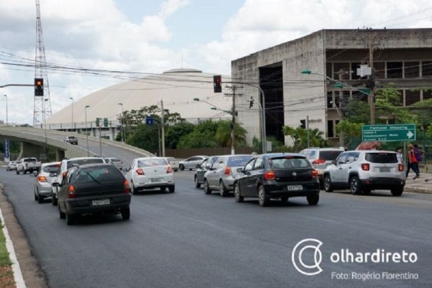 Mais de 120 mil so multados na capital; avanar sinal vermelho e excesso de velocidade 'lideram'