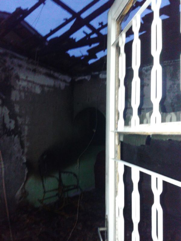 Incndio destri residncia, fere domstica e causa prejuzos de cerca de R$ 5 mil